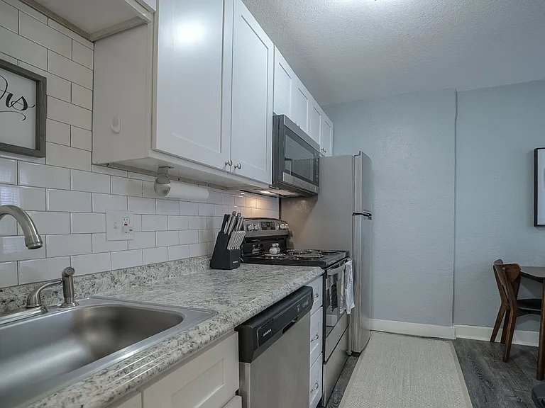 3811 Mercier St #103 — Photo 8