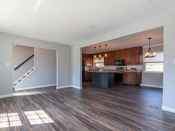 4th image of 5378 Sultana Dr