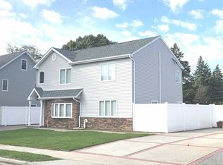 734 Wyngate Dr E, Valley Stream, NY 11580