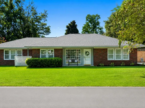 106 Goodwin St, Moncks Corner, SC 29461