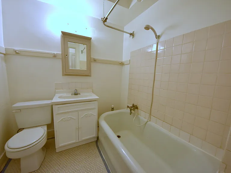 Sherwood Apartments — Photo 48