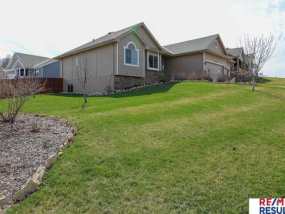 2nd image of 2125 Park Crest Dr