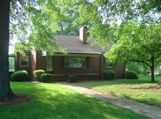 216 Hillsboro St, Pittsboro, NC 27312