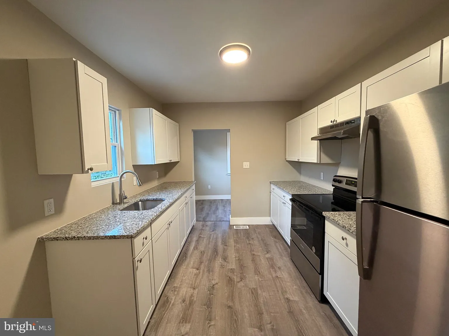 4 bed, 1.0 bath, 1264 sqft, $2,600 — Photo 4