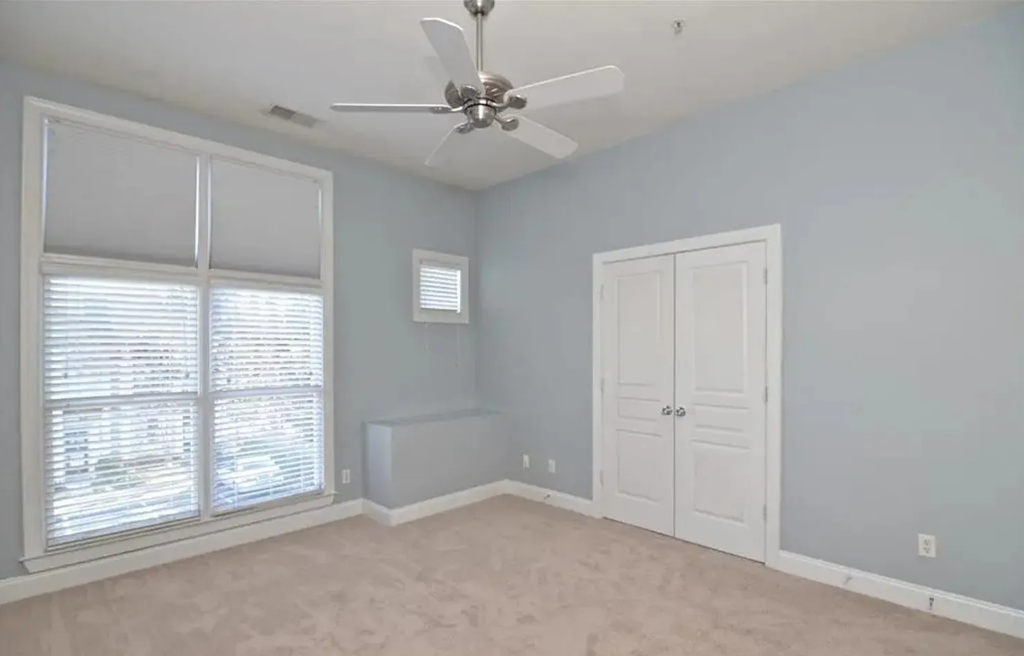 1061 Park West Dr — Photo 4