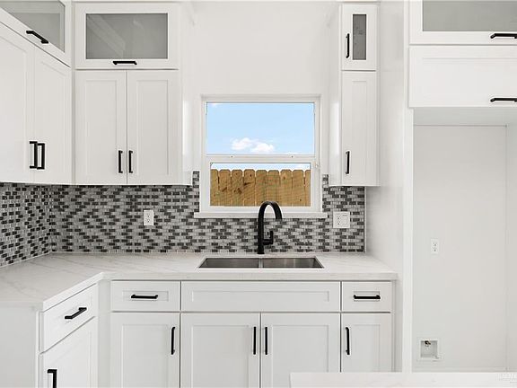 5th image of 2316 E Tamarindo St