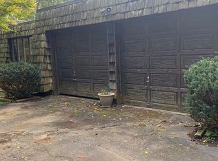 99 Obtuse Hill Rd, Brookfield, CT 06804