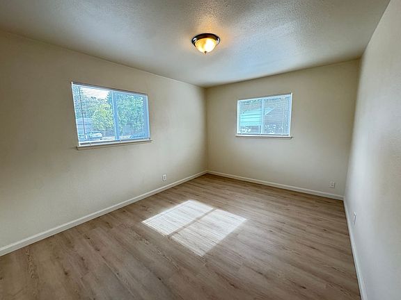 5th image of 155 Clinton St