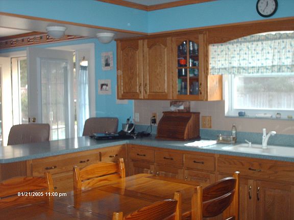 Eat-in Kitchen