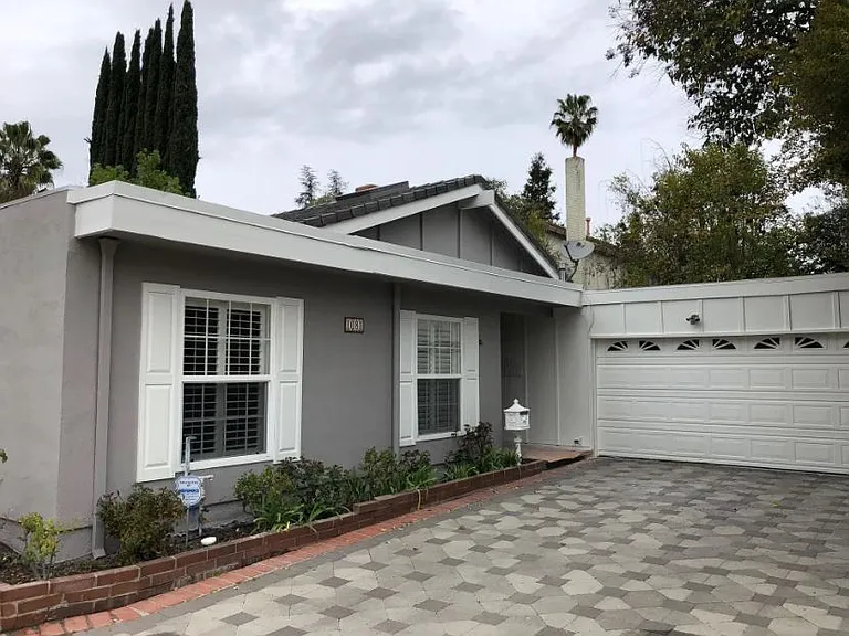 1081 Triunfo Canyon Rd — Photo 1