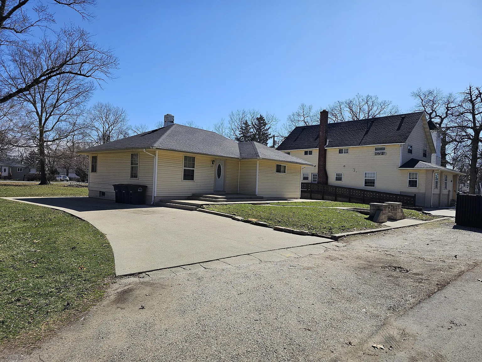 315 Grace St photo 1