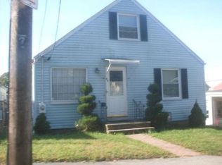 28 Auburn St, Pawtucket, RI 02860