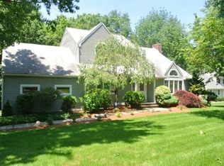 77 Dunbar Ln, Hamden, CT 06514