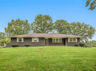 12304 NW Porter Rd, Parkville, MO 64152