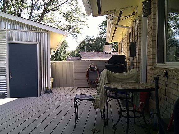 4th image of 410 W 4th Avenue Dr