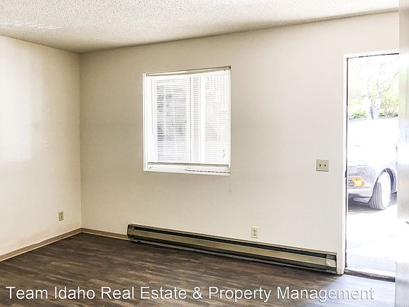 3rd image of 415 College Ave APT 24