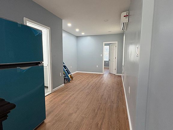 4th image of 1533 Wakeling St Floor 2