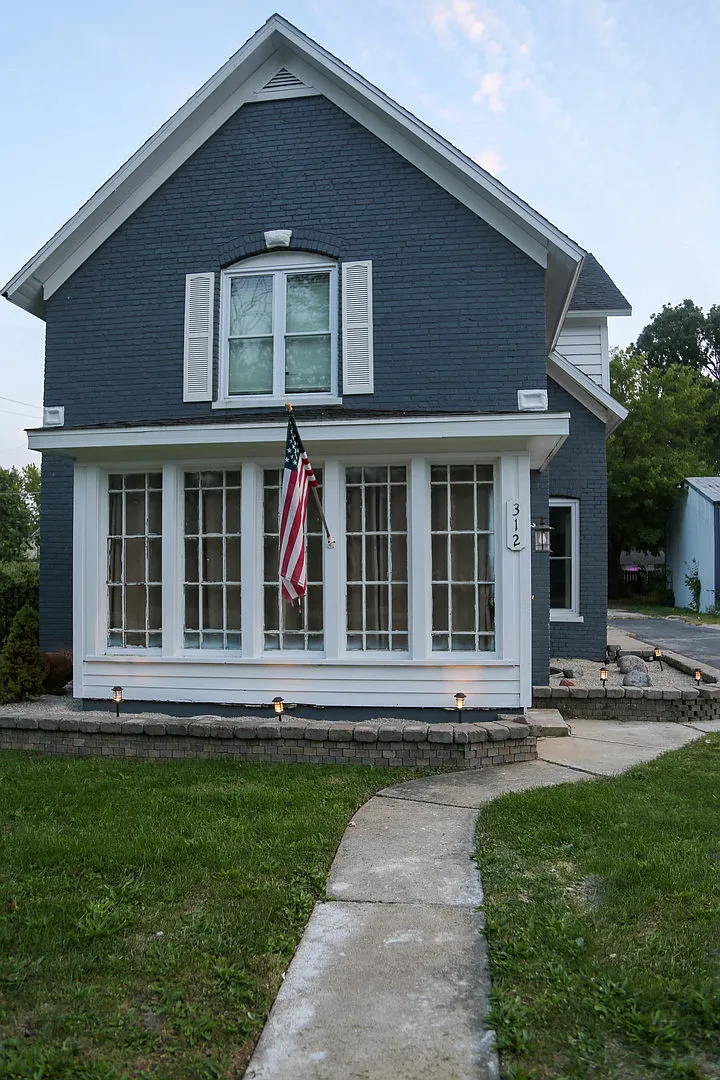 312 E Crawford St photo 1