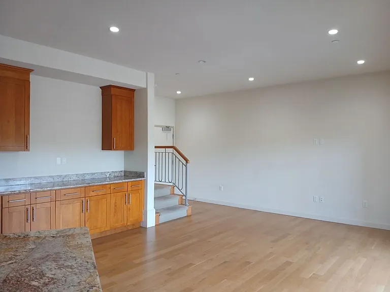1580 Laurel St #1 — Photo 4