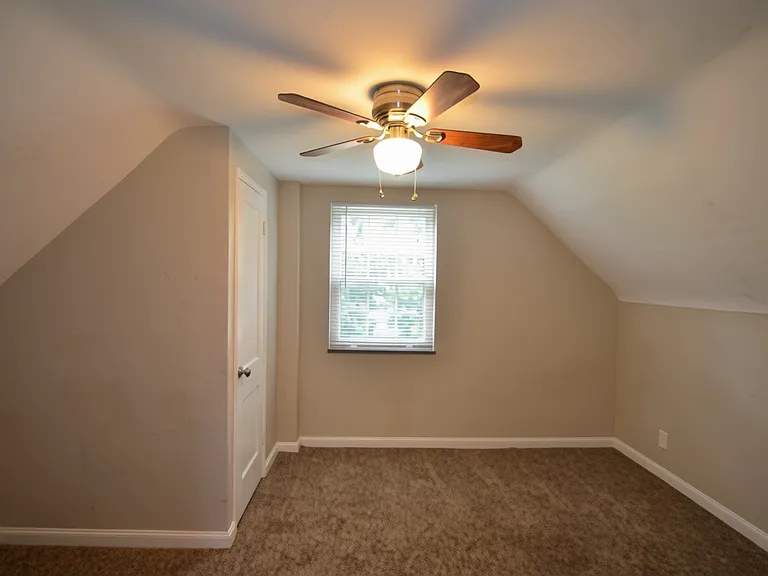 8412 Wicklow Ave — Photo 10