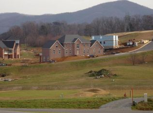 24 Graystone Dr, Daleville, VA 24083