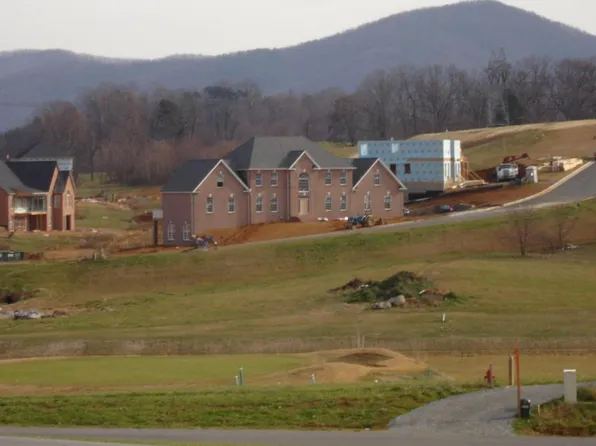 24 Graystone Dr, Daleville, VA 24083