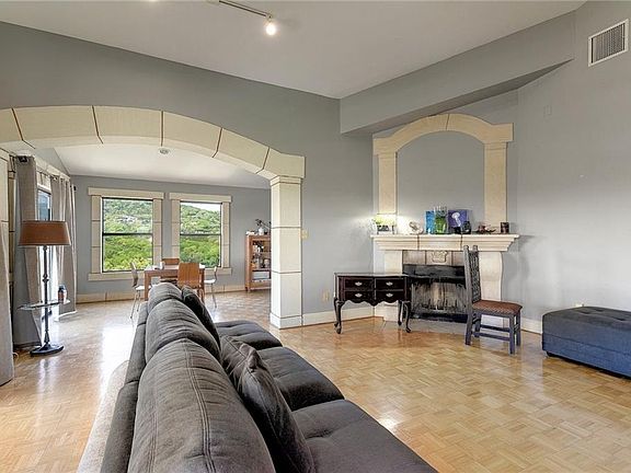 4th image of 1712 Lakeshore Dr #C