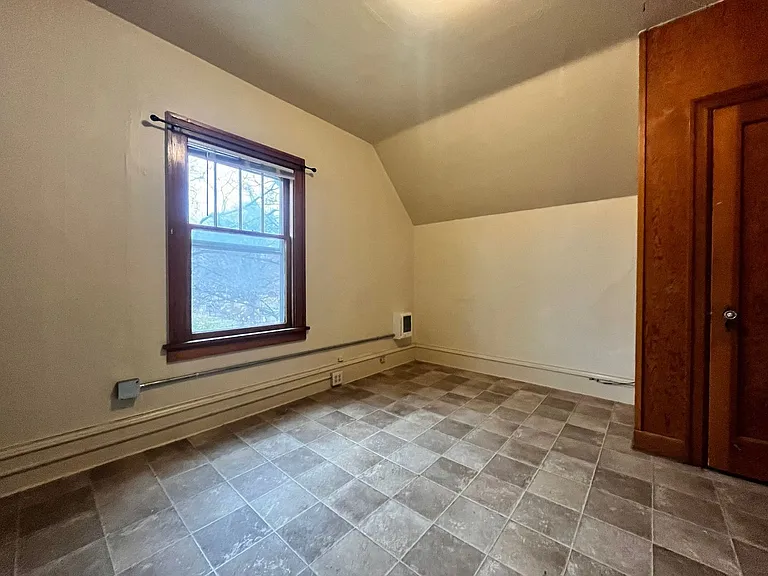 340 Jefferson St #203 — Photo 8