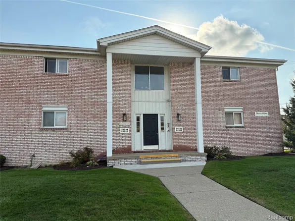 21542 Saint Gertrude St #6, Saint Clair Shores, MI 48081