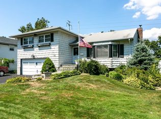 52 Miller Rd, Farmingdale, NY 11735
