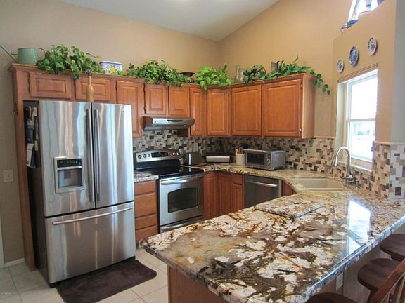 3rd image of 14103 W Yosemite Dr