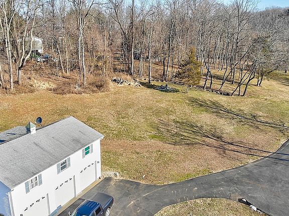 4th image of 6179 Camrose Ln