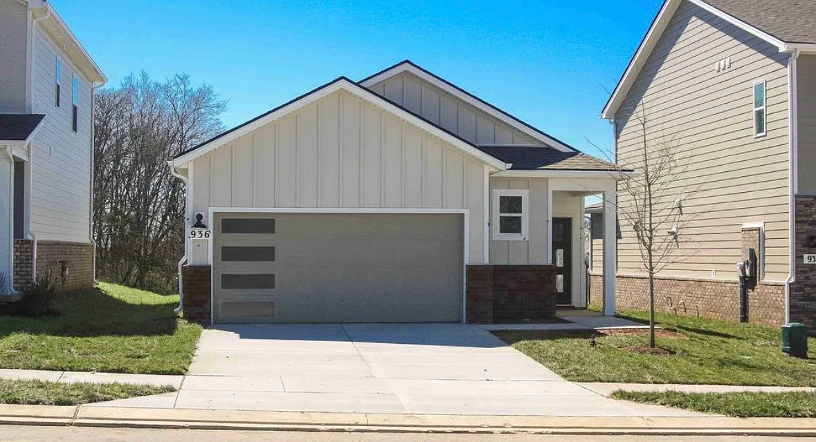 3 bed, 1459 sqft, $2,300 — Photo 1