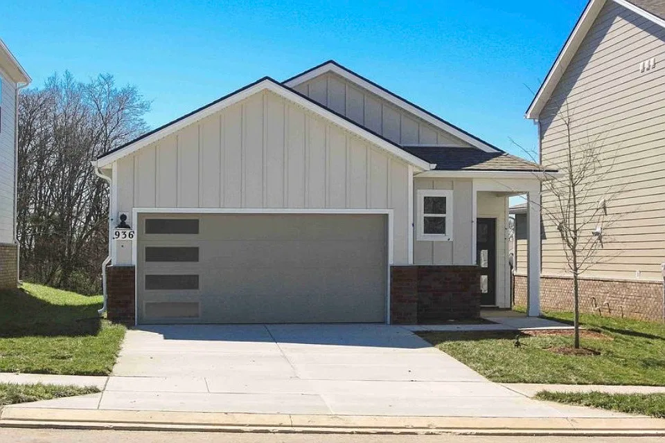 913 Brooklyn Crossing Rd
