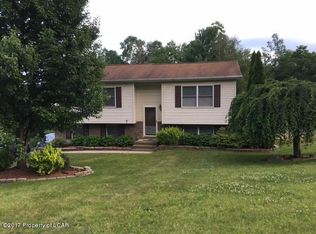 3 Overlook Dr, Nanticoke, PA 18634
