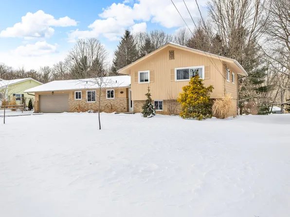 3910 Harwich Ln, Jackson, MI 49201