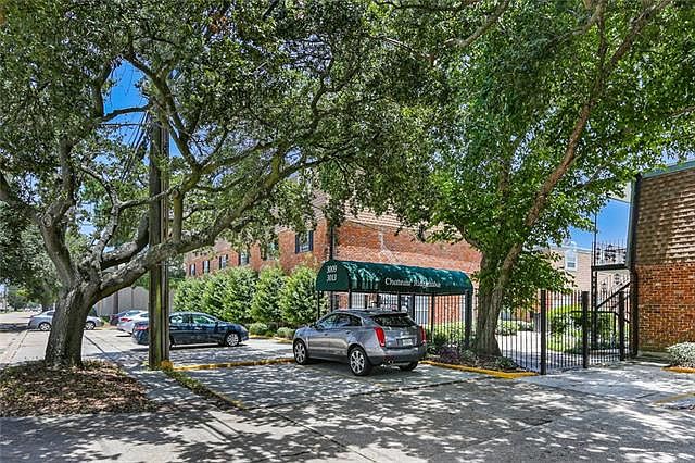 1st image of 3013 Ridgelake Dr APT 205
