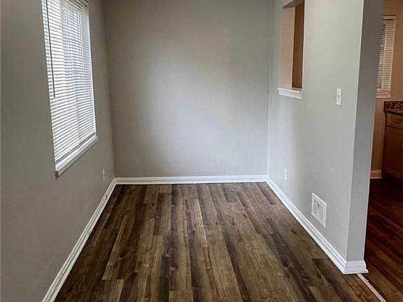 4th image of 2219 Avalon Ave #1