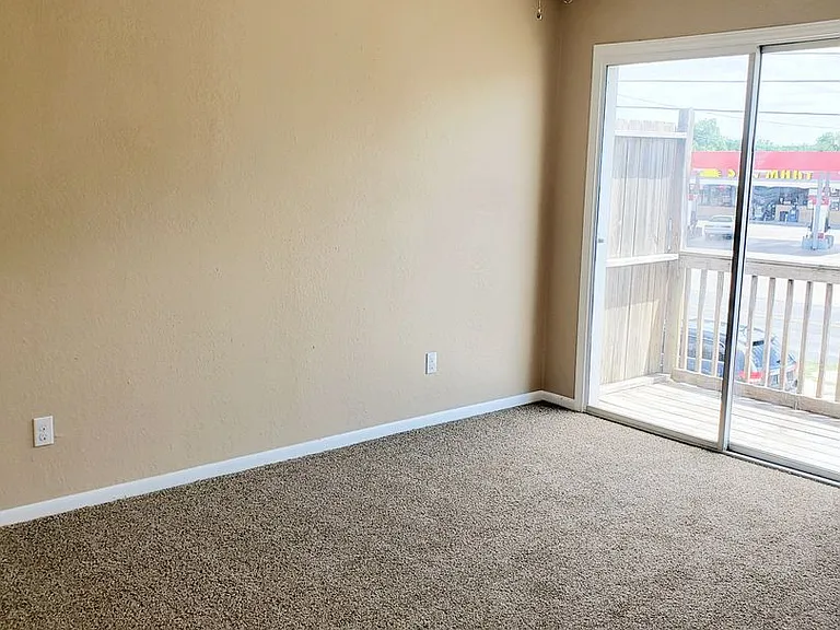3007 Lake Rd — Photo 6