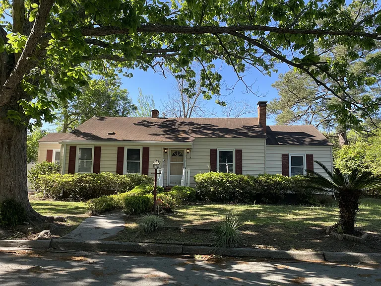2313 E 40th St — Photo 14