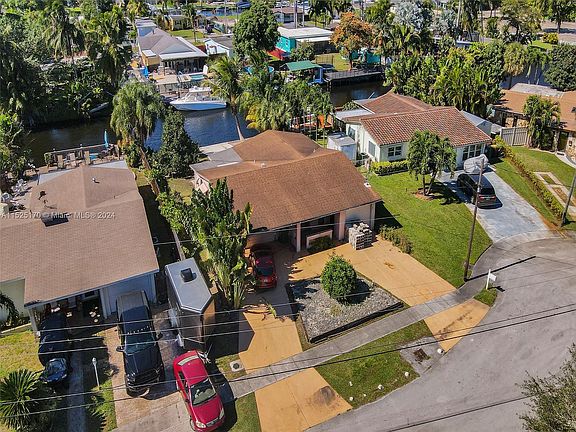 2nd image of 4461 SW 34th Dr
