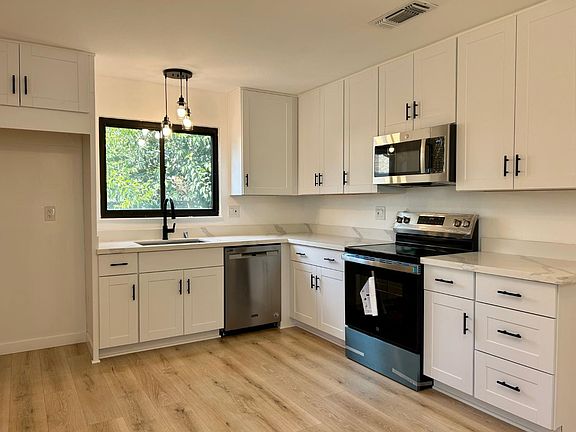 5th image of 10417 Abington Way