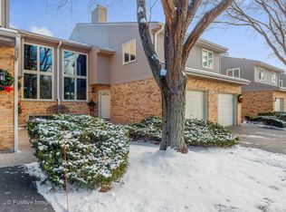 22W116 Butterfield Rd #6, Glen Ellyn, IL 60137