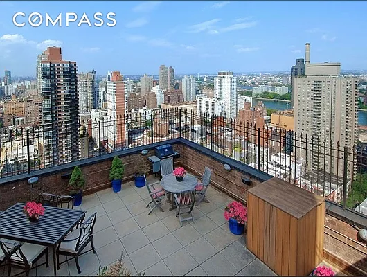 Sold by Compass | media 6