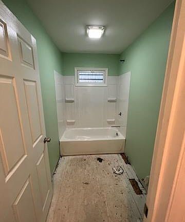 2nd image of 911 Johnson Ave #B
