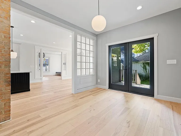 1118 Rockhill St — Photo 10