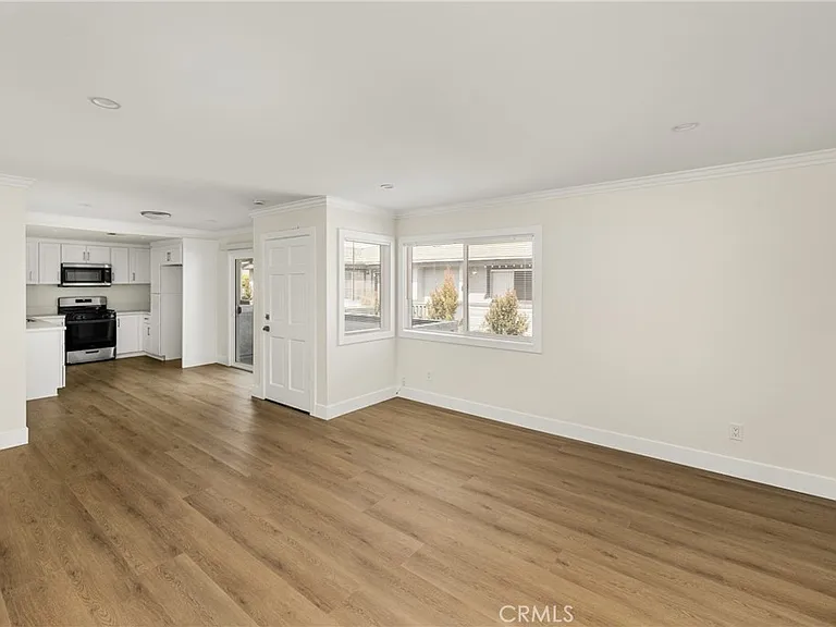4032 Howard Ave — Photo 8
