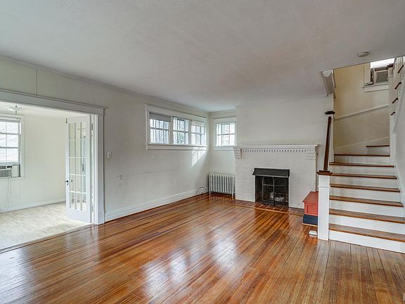2nd image of 166 Norfolk Ave