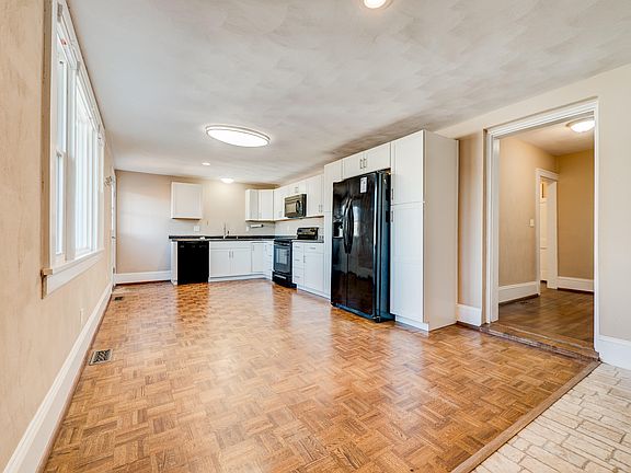 3rd image of 1605 Sunset Ave