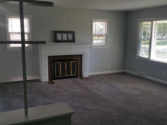 2nd image of 6 Hastings Ln